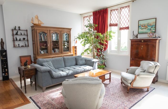 Maison de ville XIXe siècle – 5 chambres – 185 m² – Rochefort centre — photo 2