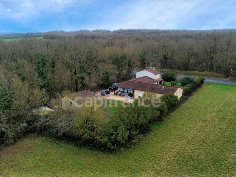 Belle maison familiale avec une autre maison individuelle — photo 1