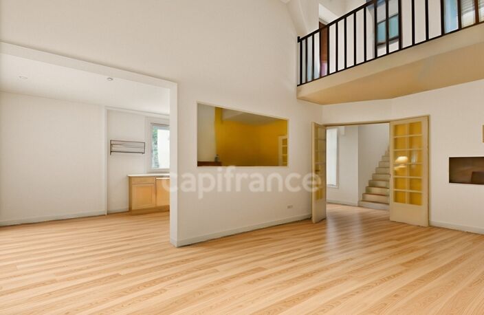 À vendre à Nébian, dans l’Hérault, villa familiale de 146 m² comprenant 5 pièces et 4 chambres, implantée sur un terrain de 628 m² exposé plein sud — photo 2