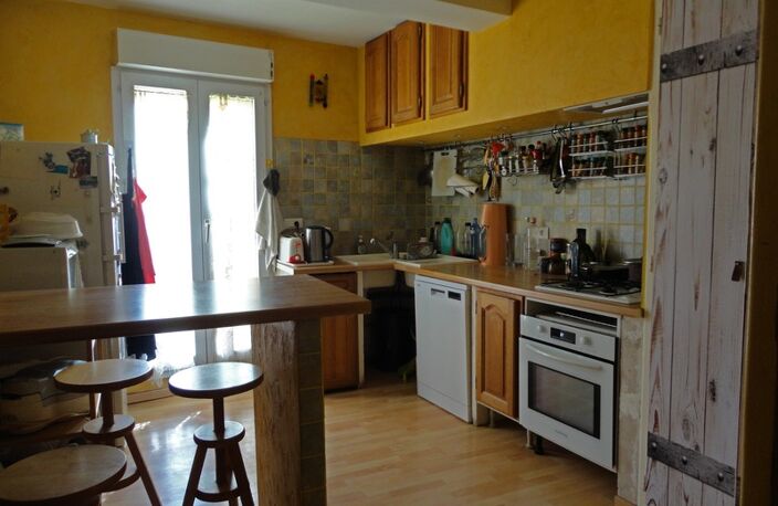 Dpt Pyrénées Orientales (66), à vendre Saint-Estève Maison 4 pièces 72 m² terrasse cour et garage — photo 3