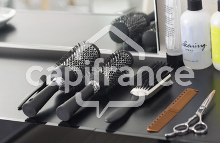Fonds de commerce salon de coiffure de 58m2 à vendre ANGERS (49) — photo 2