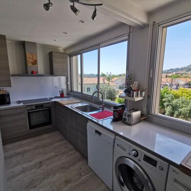 Appartement 5 pièces 1100 €