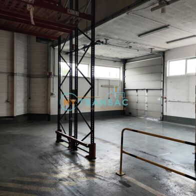 Local industriel  17725 €