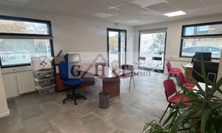 Bureau  160 m² à louer à Villeneuve-le-Roi (94290)