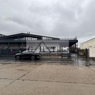 Local industriel  11750 €