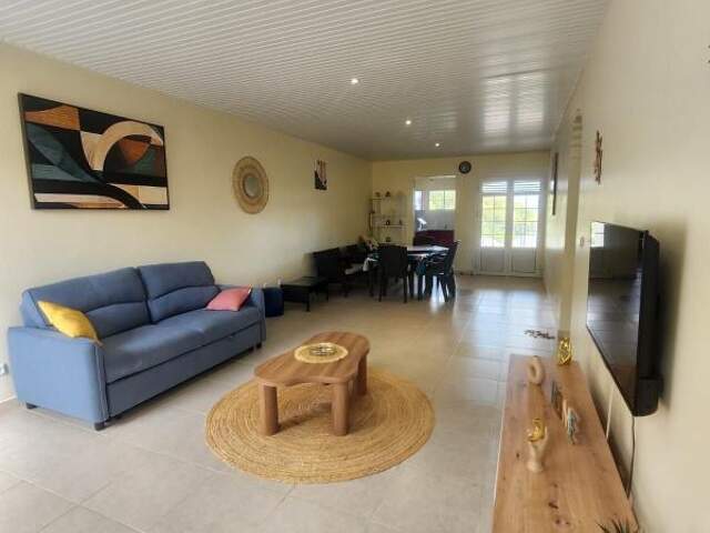 Appartement T3 meublé avec vue mer à louer à Sainte Luce — photo du bien