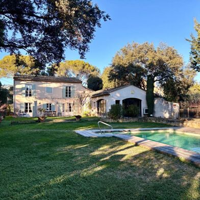 Maison 7 pièces 911000 €