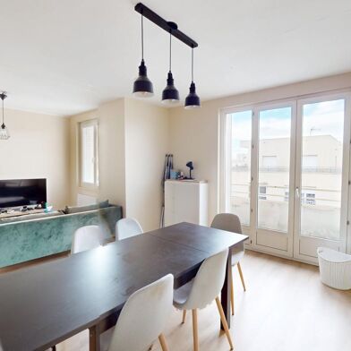 Appartement 4 pièces 275000 €