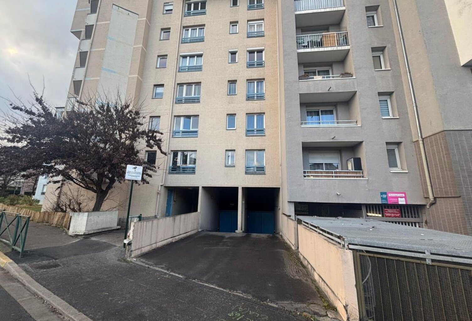 Parking en centre ville — photo 1