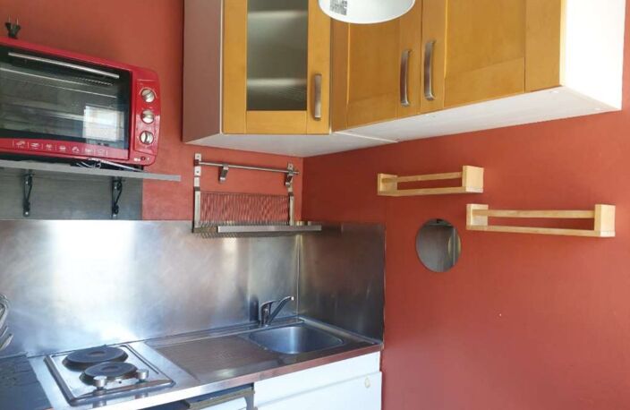 À vendre – Studio de 27 m² avec parking, idéalement situé à Limoges vendu loué! — photo 2