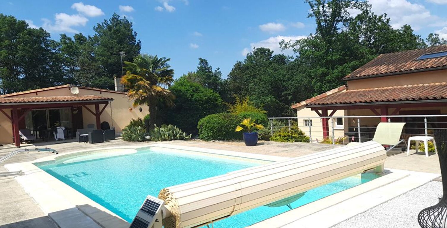 Maison Chourgnac 9 pièce(s) 260 m2 — photo 1