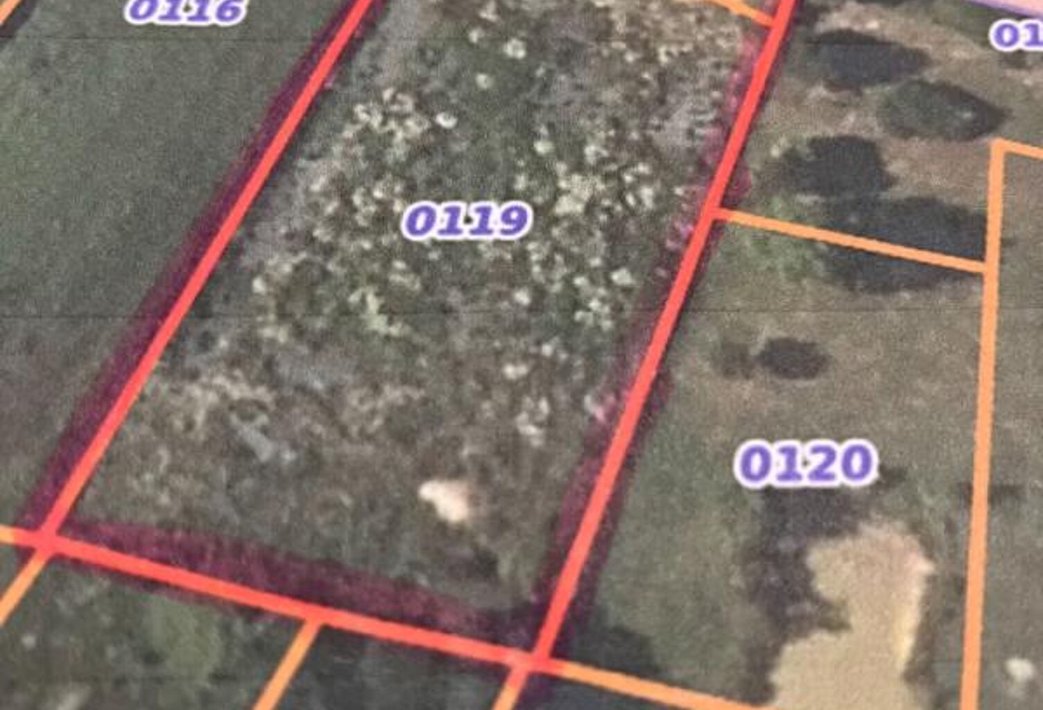 Terrain constructible de 2069 m² en campagne — photo 1