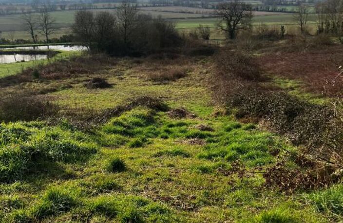 Terrain constructible de 2069 m² en campagne — photo 4