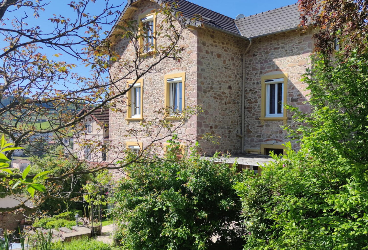 Vente maison 8 pièces 168 m² Cours (69470) — photo 1