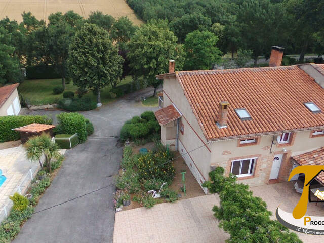 Ensemble de 3 logements + hangar de 200 m2 — photo du bien