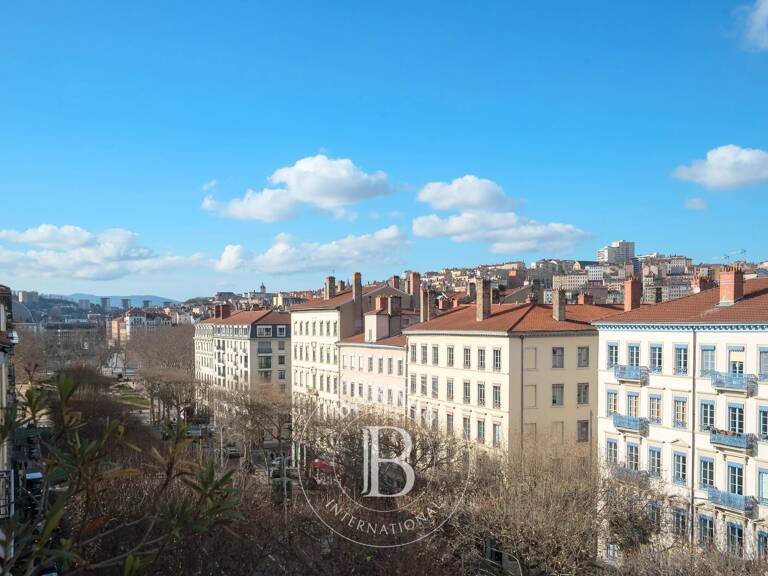 Lyon 6 - Appartement de 104,47 m² -Dernier étage avec balcon - 2 chambres / poss. 3 — photo 1