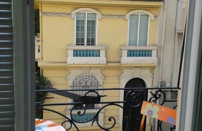 Murs  et fond HOTEL NICE MUSICIENS — photo 5