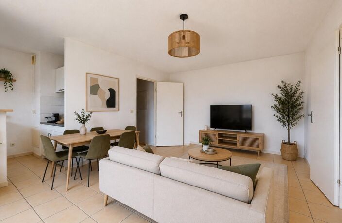 T2 avec balcon + piscine + stationnement privatif — photo 3