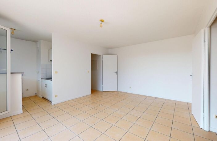 T2 avec balcon + piscine + stationnement privatif — photo 4