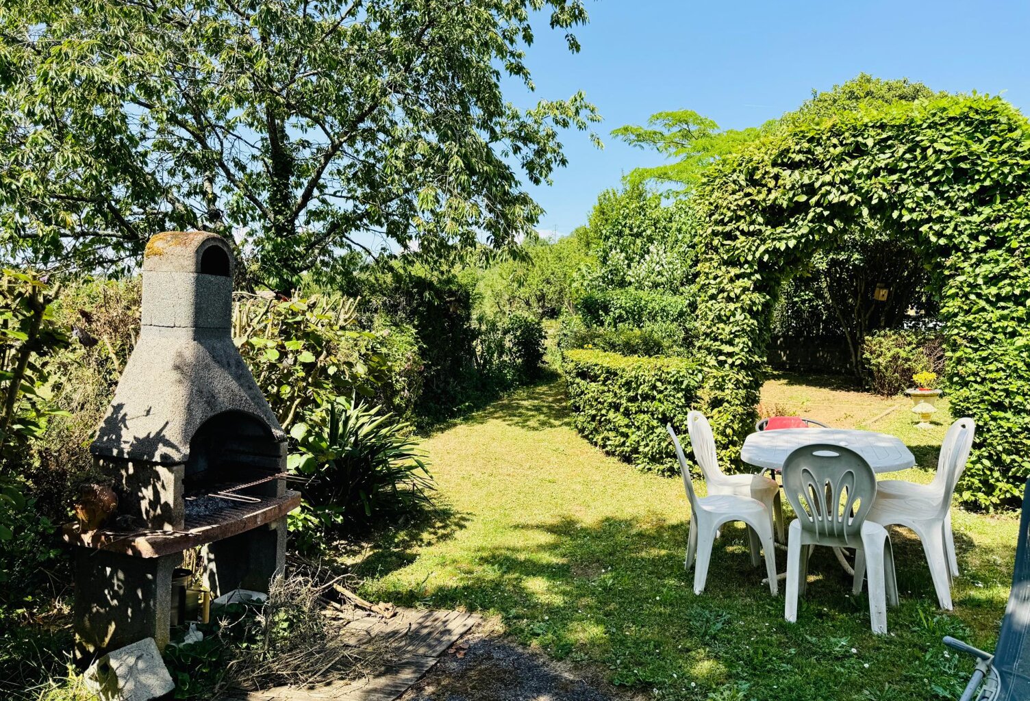 PROCHE COMMERCES 2 CH + 1 BUREAU VERANDA JARDIN VUE DEGAGÉE — photo 1