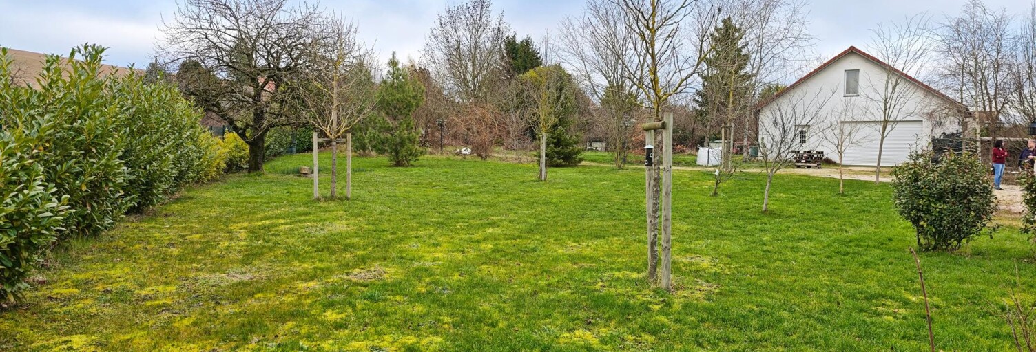 Terrain  1498 m² à vendre à Pont-sur-Yonne (89140)