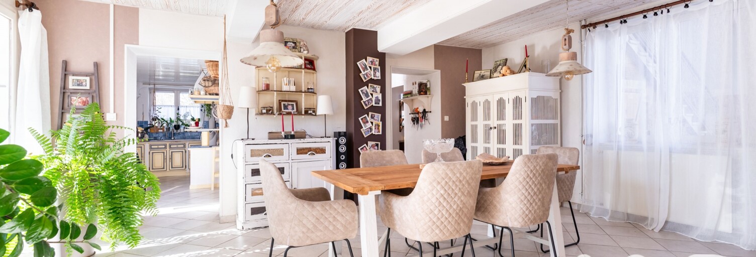 Maison 16 Pièces 329 m² à vendre à Thil (01120)