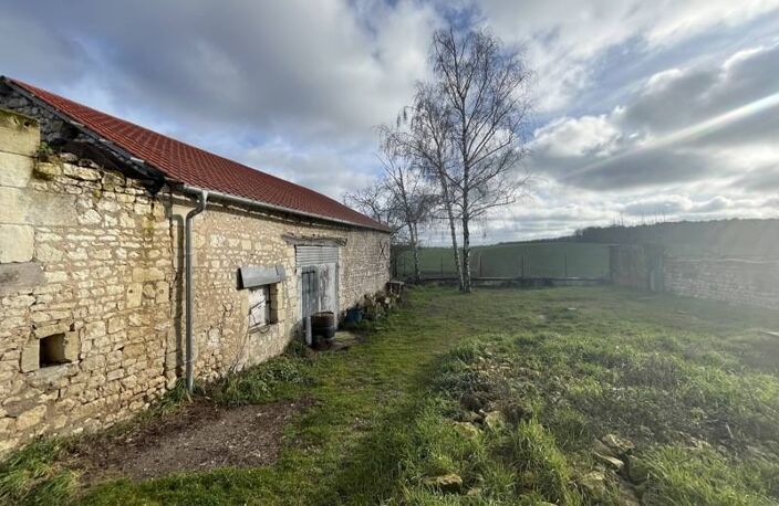 Maison en pierre de 3 pièces principales — photo 3