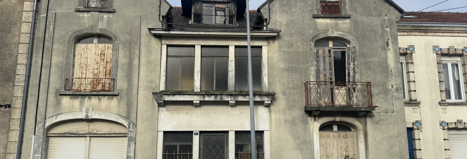 Immeuble  240 m² à vendre à Parthenay (79200)