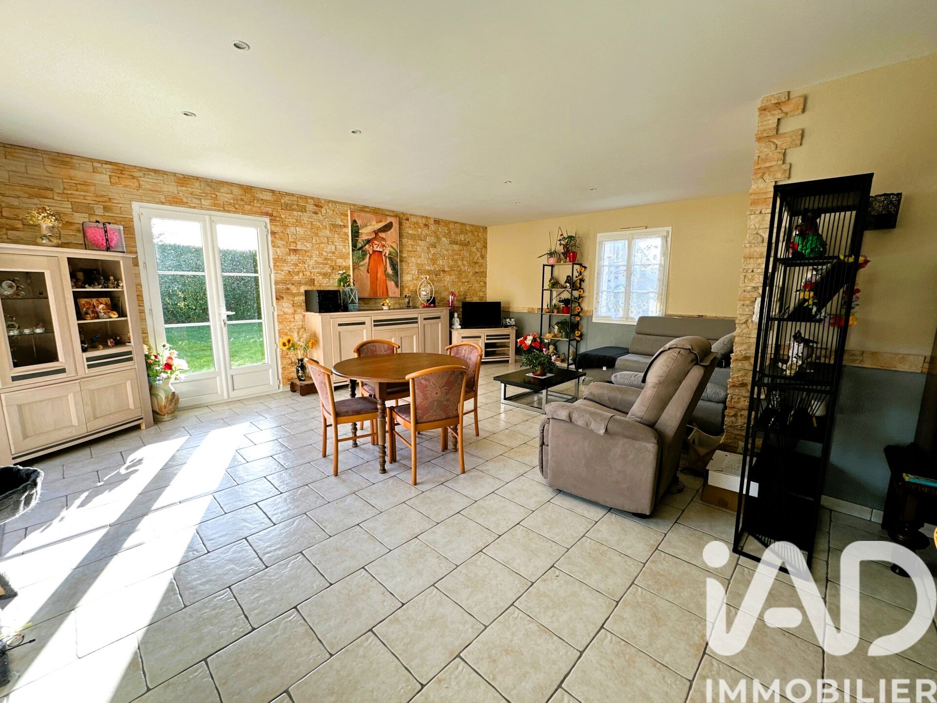 St-Etienne-Du-Bois - 123m² - 6p. - 4ch.