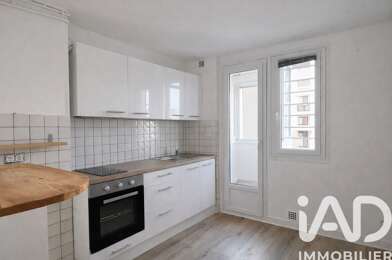 Appartement 3 pièces 860 €