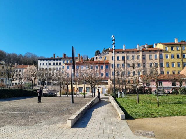 VENTE CALUIRE ET CUIRE 69300 - QUAIS RHONE FACE TETE D OR RAVISSANT CANUT T2 59M2 HABITABLES AVEC VUE EXCEPTIO — photo du bien