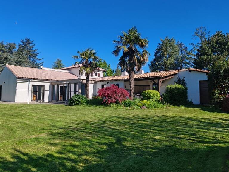 Propriete à vendre 12 pièces L'OIE (85) — photo 1