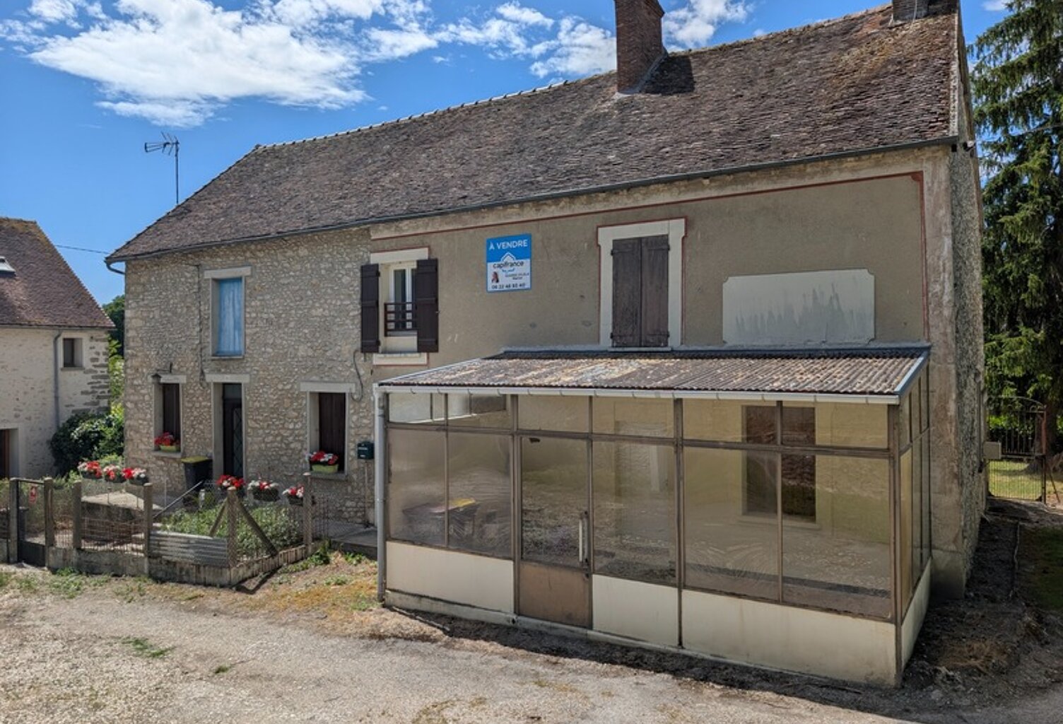 Ensemble immobilier de 2 maisons accolées sur plus de 900 m² à Provins même — photo 1
