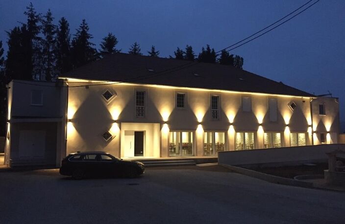 SALLE DE RECEPTION 220 personnes assises + 94 couchages au cœur du Vignoble Champenois — photo 4