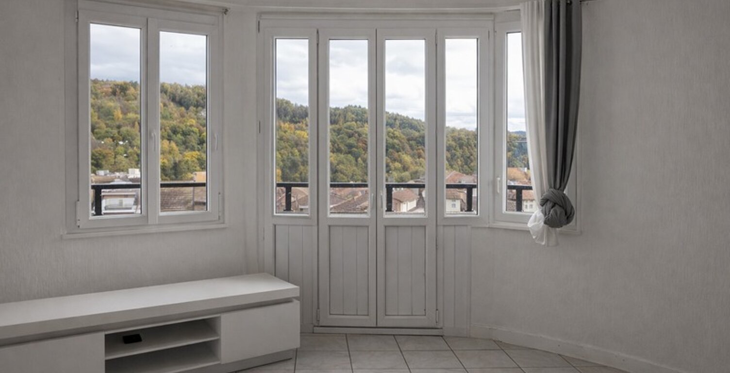 VALSERHÔNE – Appartement 5 pièces de 107,35 m² Carrez (119,20 m² au sol) – Centre-ville — photo 1