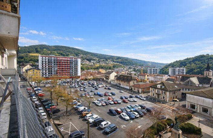 VALSERHÔNE – Appartement 5 pièces de 107,35 m² Carrez (119,20 m² au sol) – Centre-ville — photo 2