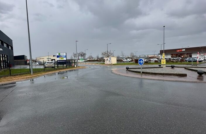 Local/bureau à louer DOMERAT (03) de 150 m2 situé dans la zone commerciale de chateauguay — photo 5