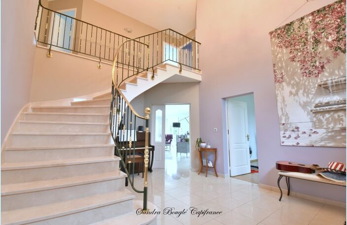 Maison à vendre 9 pièces  avec 5 chambres à LAVAL (53) — photo 2