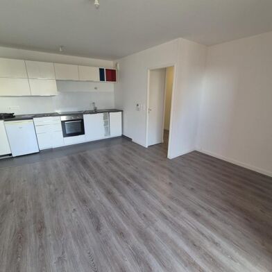 Appartement 2 pièces 806 €
