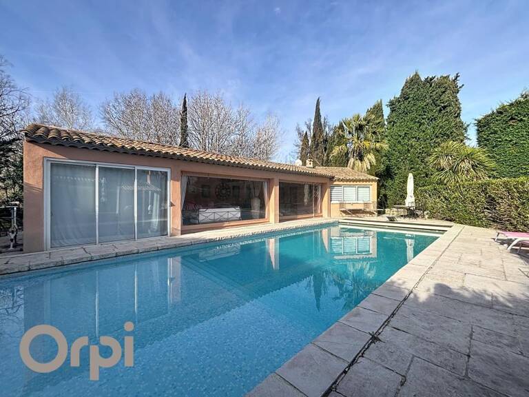 Maison de charme à Roquebrune-sur-Argens – 8 pièces – 204 m² avec piscine, dépendance, spa et jardin paysagé — photo 1