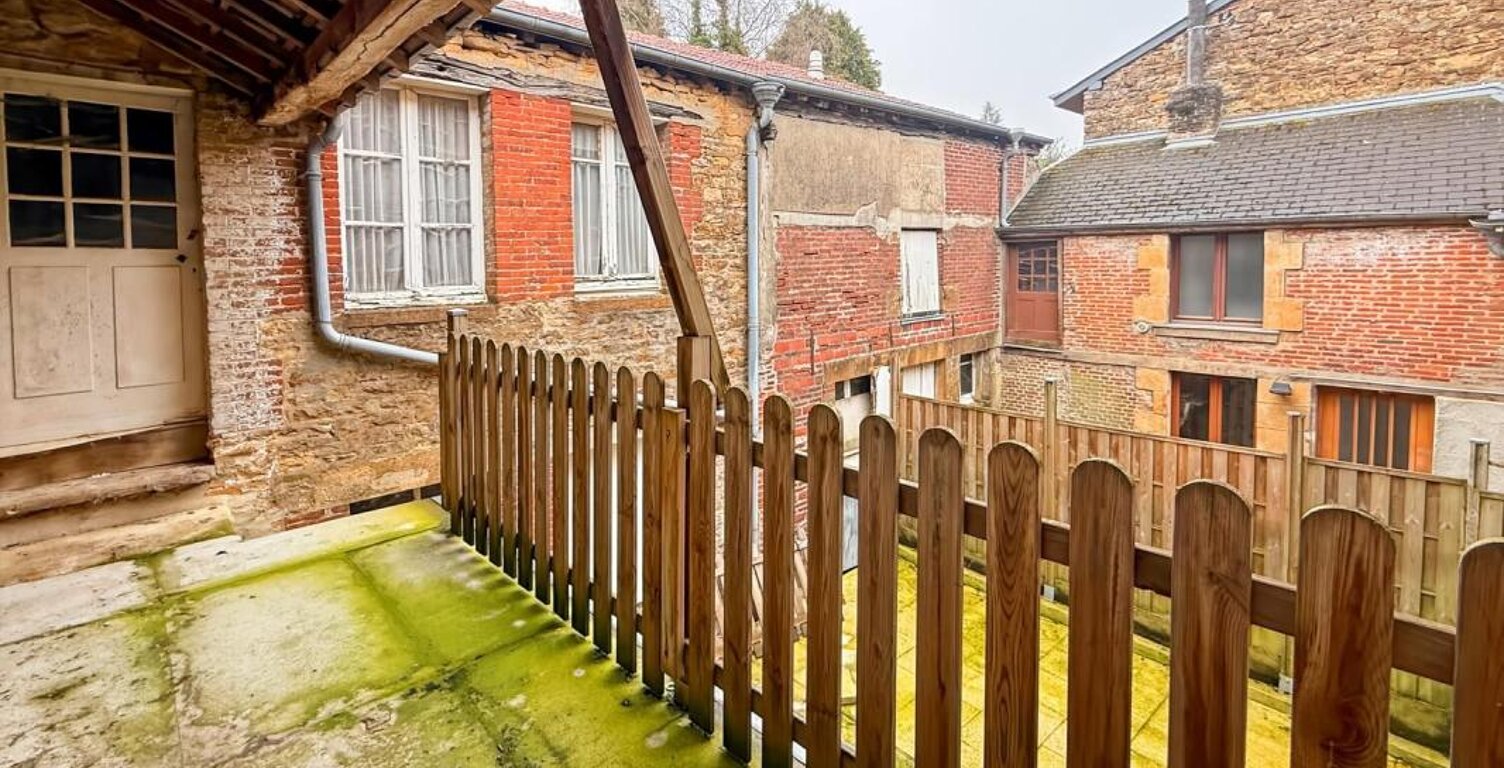 Maison mitoyenne T6 avec cour, dépendance et jardin — photo 1