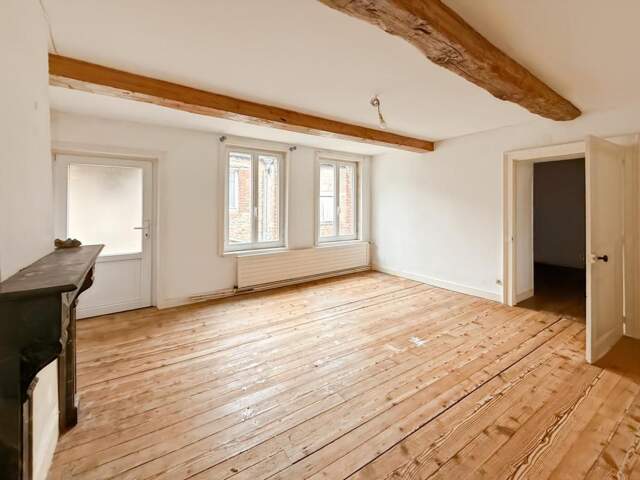 Maison mitoyenne T6 avec cour, dépendance et jardin — photo du bien