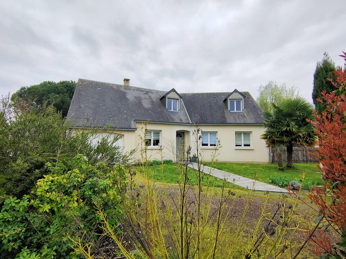 Villa / Maison  T8 à vendre Longuenée-en-Anjou 49770