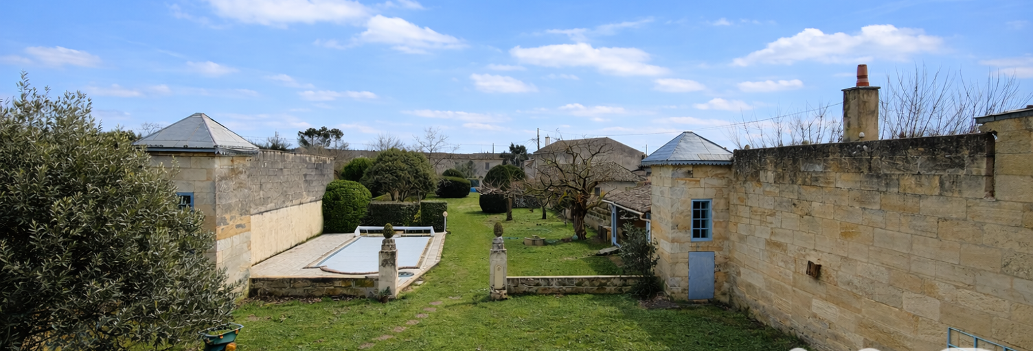 Maison 8 Pièces 295 m² à vendre à Saint-Médard-de-Guizières (33230)