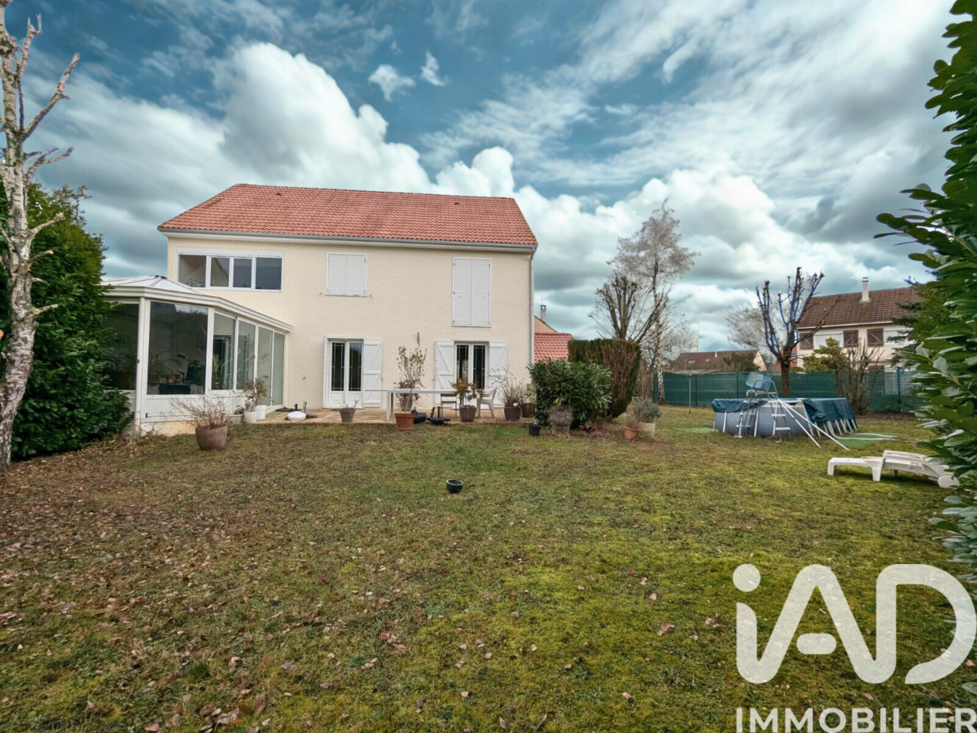 La Ferte-Alais - 197m² - 6p. - 4ch.