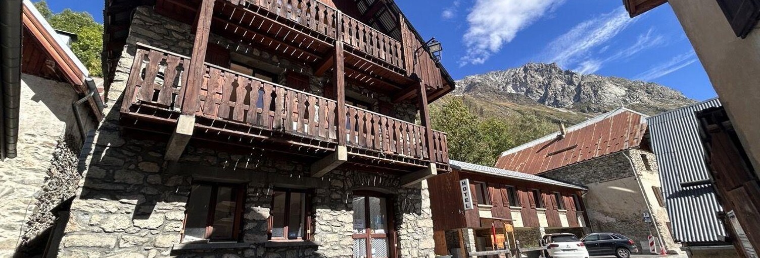 Commerce  251 m² à vendre à Saint-Christophe-en-Oisans (38520)