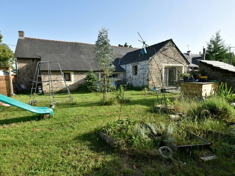 MAISON EN PIERRE PLAIN-PIED 4 CHAMBRES + BUREAU + DEPENDANCES + JARDIN — photo 1