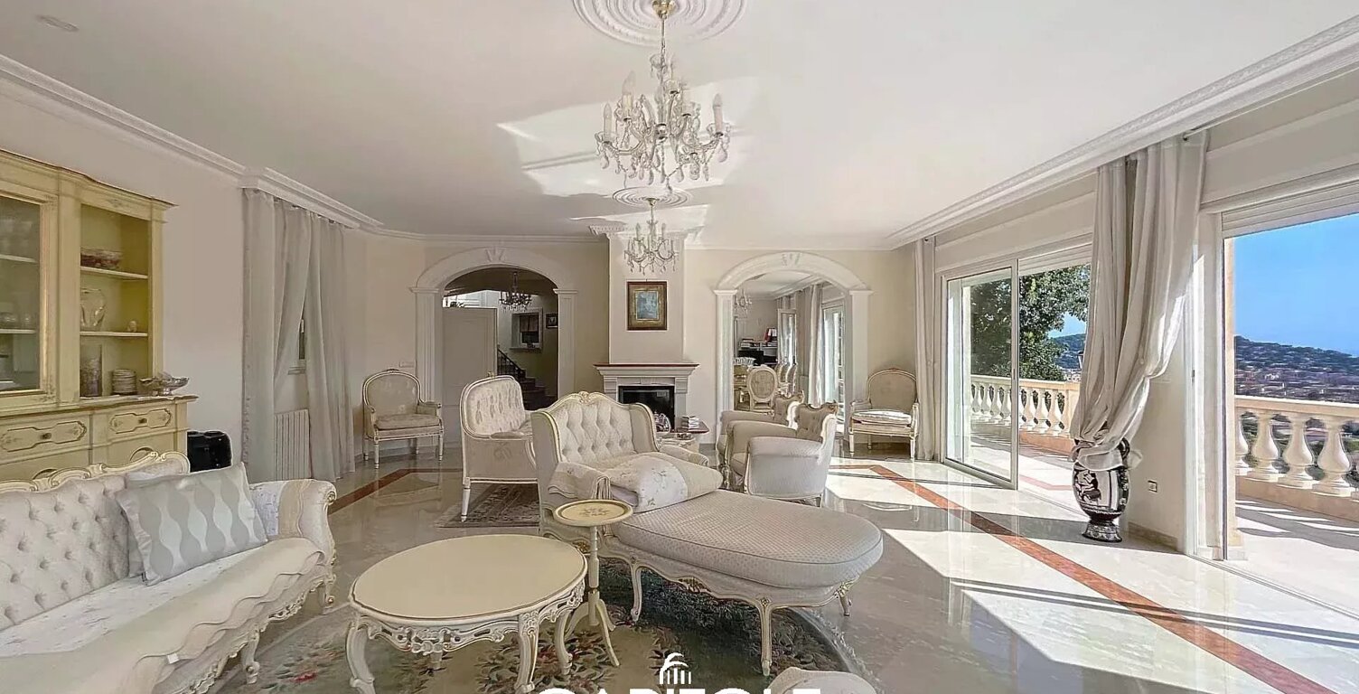 Vallauris - Splendide villa familiale de  348 m² de 10 pieces of — photo 1