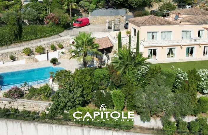 Vallauris - Splendide villa familiale de  348 m² de 10 pieces of — photo 2