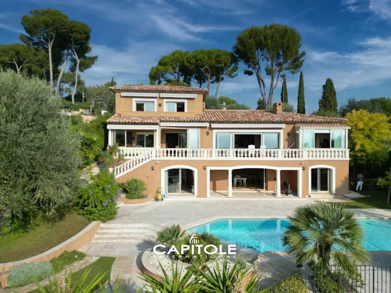 Golfe Juan, villa provençale d'environ 400 m² de 8 pièces  en po — photo 1
